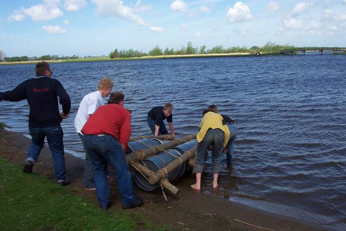 23 toch maar te water.jpg